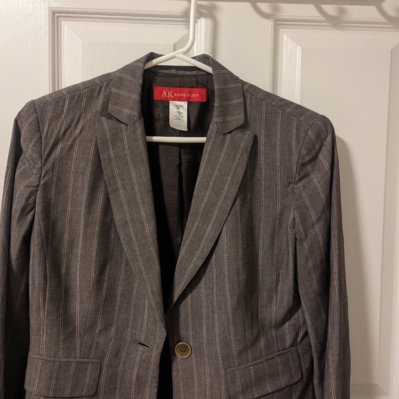 Anne Klein Gray Pinstripe One Button Wool Blend Stretchy Blazer (6P) - Picture 2 of 8